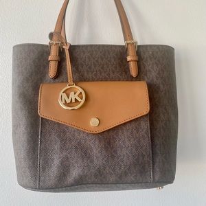 Michael Kors Jet Set Tote